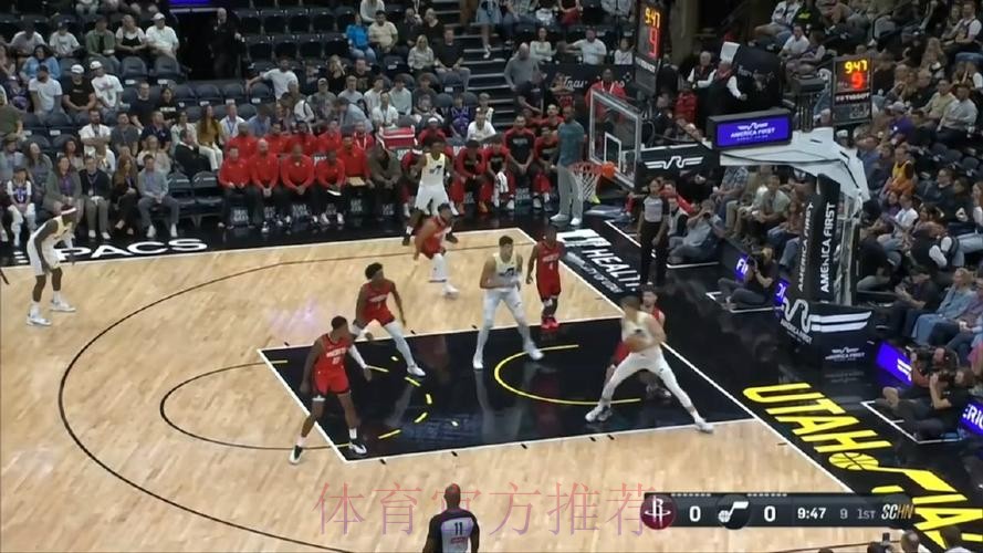 无视防守!阿门冲击篮下折叠暴扣得手 无视防守!阿门冲击篮下折叠暴扣得手